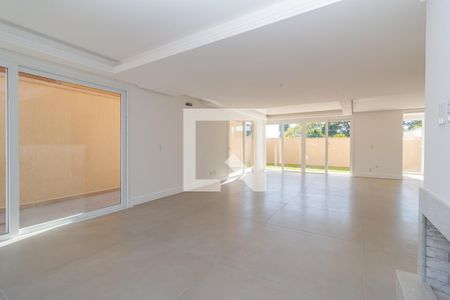 Sala de casa à venda com 3 quartos, 270m² em Vila Assunção, Porto Alegre