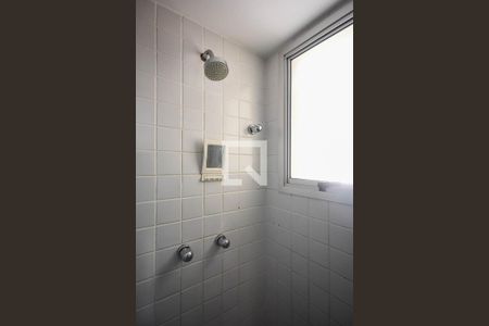 Apartamento à venda com 72m², 2 quartos e 2 vagasChuveiro do banheiro