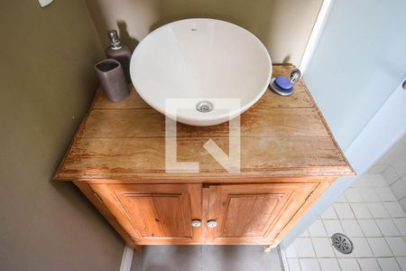 Apartamento à venda com 72m², 2 quartos e 2 vagasPia do banheiro