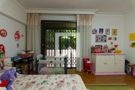 Casa à venda com 750m², 5 quartos e 10 vagasQuarto 4 - Suíte