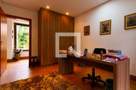 Casa à venda com 750m², 5 quartos e 10 vagasQuarto 1 - Suíte