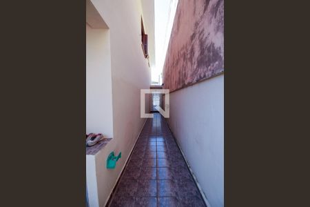 Casa à venda com 89m², 3 quartos e 2 vagasCorredor