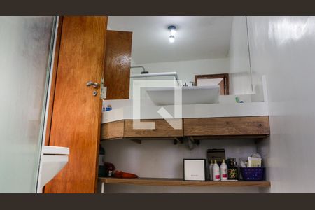 Casa de condomínio à venda com 1500m², 4 quartos e 8 vagas Casa de condomínio à venda com 1500m², 4 quartos e 8 vagasBanheiro