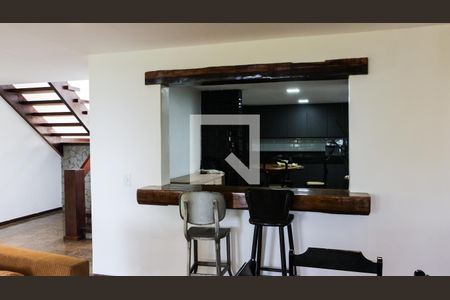 Casa de condomínio à venda com 1500m², 4 quartos e 8 vagas Casa de condomínio à venda com 1500m², 4 quartos e 8 vagasCozinha