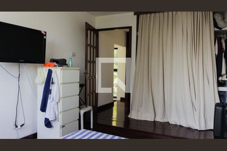 Casa de condomínio à venda com 1500m², 4 quartos e 8 vagas Casa de condomínio à venda com 1500m², 4 quartos e 8 vagasQuarto 3