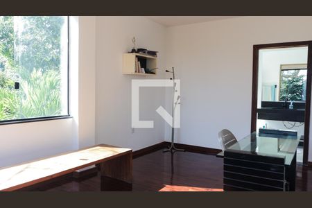 Casa de condomínio à venda com 1500m², 4 quartos e 8 vagas Casa de condomínio à venda com 1500m², 4 quartos e 8 vagasSuíte 2