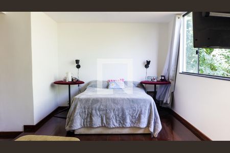 Casa de condomínio à venda com 1500m², 4 quartos e 8 vagas Casa de condomínio à venda com 1500m², 4 quartos e 8 vagasQuarto 1