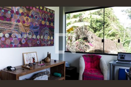 Casa de condomínio à venda com 1500m², 4 quartos e 8 vagas Casa de condomínio à venda com 1500m², 4 quartos e 8 vagasQuarto 2