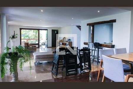 Sala de casa de condomínio à venda com 4 quartos, 1500m² em Itanhangá, Rio de Janeiro