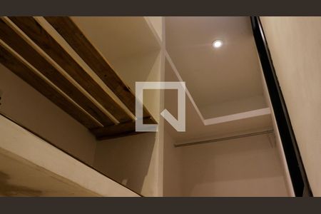 Casa de condomínio à venda com 1500m², 4 quartos e 8 vagas Casa de condomínio à venda com 1500m², 4 quartos e 8 vagasDetalhe Sala