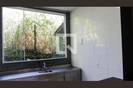 Casa de condomínio à venda com 1500m², 4 quartos e 8 vagas Casa de condomínio à venda com 1500m², 4 quartos e 8 vagasCozinha