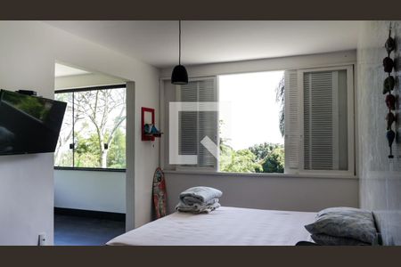 Casa de condomínio à venda com 1500m², 4 quartos e 8 vagas Casa de condomínio à venda com 1500m², 4 quartos e 8 vagasQuarto 2