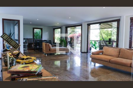 Sala de casa de condomínio à venda com 4 quartos, 1500m² em Itanhangá, Rio de Janeiro