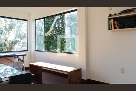 Casa de condomínio à venda com 1500m², 4 quartos e 8 vagas Casa de condomínio à venda com 1500m², 4 quartos e 8 vagasSuíte 2