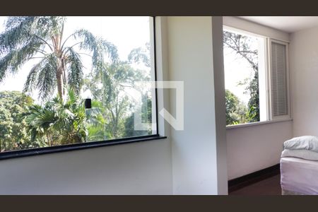 Casa de condomínio à venda com 1500m², 4 quartos e 8 vagas Casa de condomínio à venda com 1500m², 4 quartos e 8 vagasQuarto 2