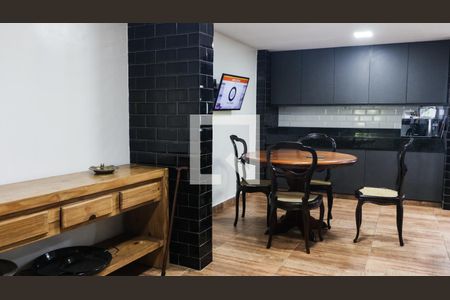 Casa de condomínio à venda com 1500m², 4 quartos e 8 vagas Casa de condomínio à venda com 1500m², 4 quartos e 8 vagasCozinha