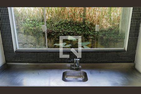 Casa de condomínio à venda com 1500m², 4 quartos e 8 vagas Casa de condomínio à venda com 1500m², 4 quartos e 8 vagasCozinha