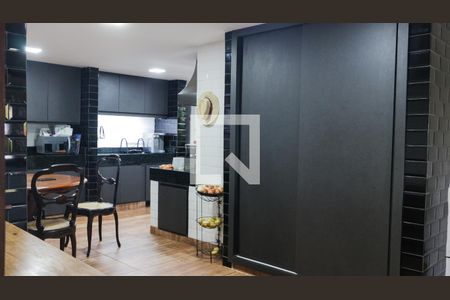 Casa de condomínio à venda com 1500m², 4 quartos e 8 vagas Casa de condomínio à venda com 1500m², 4 quartos e 8 vagascozinha