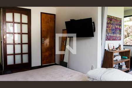 Casa de condomínio à venda com 1500m², 4 quartos e 8 vagas Casa de condomínio à venda com 1500m², 4 quartos e 8 vagasQuarto 2