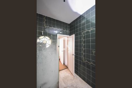 Casa à venda com 500m², 4 quartos e 5 vagas Casa à venda com 500m², 4 quartos e 5 vagasBanheiro suíte 4