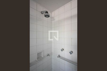 Casa à venda com 500m², 4 quartos e 5 vagas Casa à venda com 500m², 4 quartos e 5 vagasChuveiro do banheiro da suíte 3