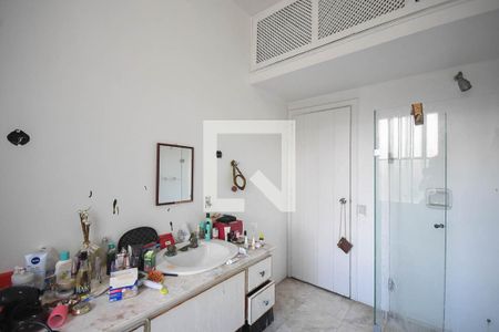 Casa à venda com 500m², 4 quartos e 5 vagas Casa à venda com 500m², 4 quartos e 5 vagasBanheiro suíte 2