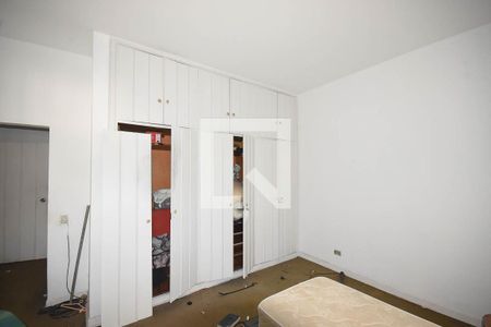 Casa à venda com 500m², 4 quartos e 5 vagas Casa à venda com 500m², 4 quartos e 5 vagasSuíte 4