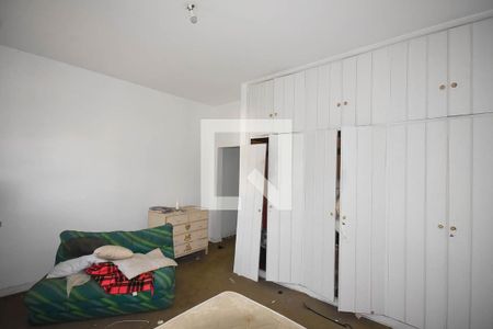 Casa à venda com 500m², 4 quartos e 5 vagas Casa à venda com 500m², 4 quartos e 5 vagasSuíte 4