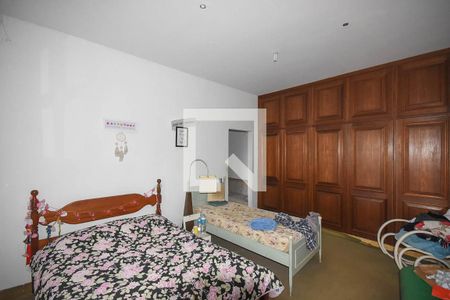 Casa à venda com 500m², 4 quartos e 5 vagas Casa à venda com 500m², 4 quartos e 5 vagasSuíte 1