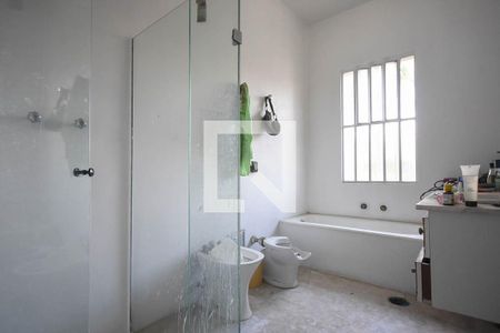 Casa à venda com 500m², 4 quartos e 5 vagas Casa à venda com 500m², 4 quartos e 5 vagasBanheiro suíte 2