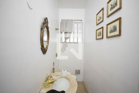 Casa à venda com 500m², 4 quartos e 5 vagas Casa à venda com 500m², 4 quartos e 5 vagasLavabo