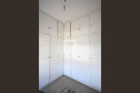 Casa à venda com 500m², 4 quartos e 5 vagas Casa à venda com 500m², 4 quartos e 5 vagasArmário da suíte 3