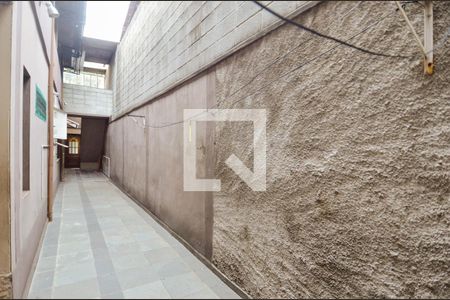 Casa à venda com 306m², 3 quartos e 4 vagasCorredor Lateral