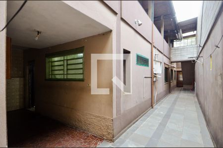 Casa à venda com 306m², 3 quartos e 4 vagasCorredor Lateral