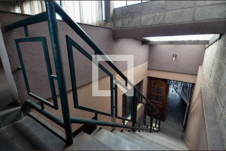 Casa à venda com 306m², 3 quartos e 4 vagasEscada da Área de Lazer