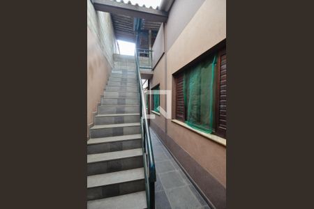 Casa à venda com 306m², 3 quartos e 4 vagasEscada da Área de Lazer