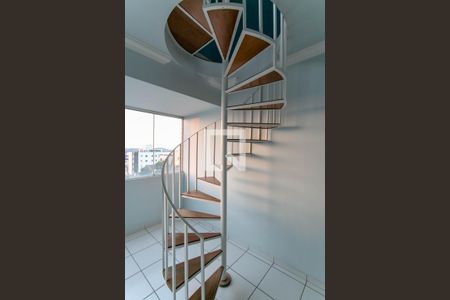 Apartamento à venda com 200m², 3 quartos e 4 vagasEscada