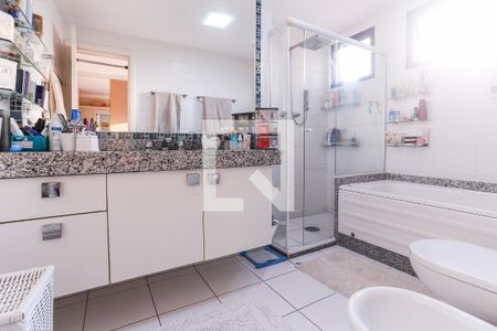 Apartamento para alugar com 178m², 3 quartos e 3 vagasBanheiro Suíte 1