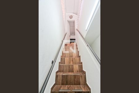 Casa à venda com 360m², 3 quartos e 2 vagasEscada