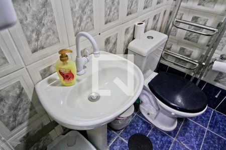 Casa à venda com 360m², 3 quartos e 2 vagasSalão - banheiro