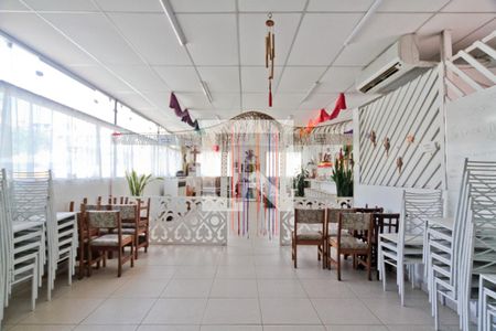 Casa à venda com 360m², 3 quartos e 2 vagasSalão