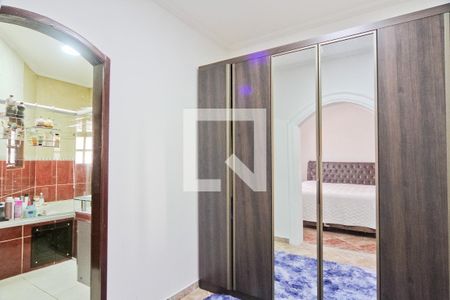 Casa à venda com 360m², 3 quartos e 2 vagasCloset da suíte