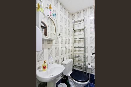 Casa à venda com 360m², 3 quartos e 2 vagasSalão - banheiro