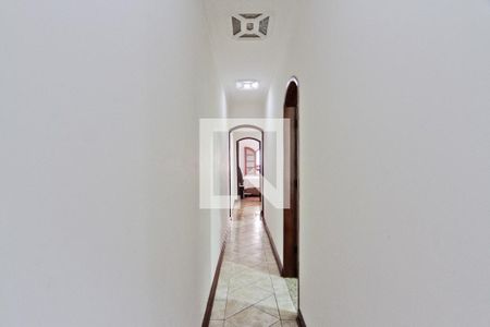 Casa à venda com 360m², 3 quartos e 2 vagasCorredor