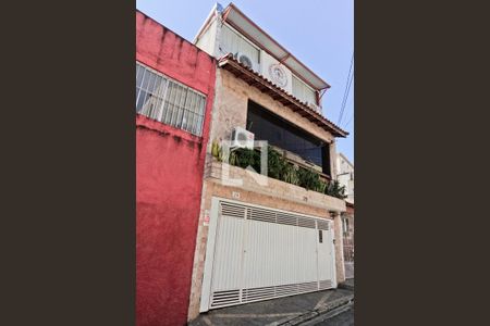 Casa à venda com 360m², 3 quartos e 2 vagasFachada