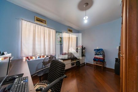 Casa à venda com 300m², 4 quartos e 4 vagasEscritório