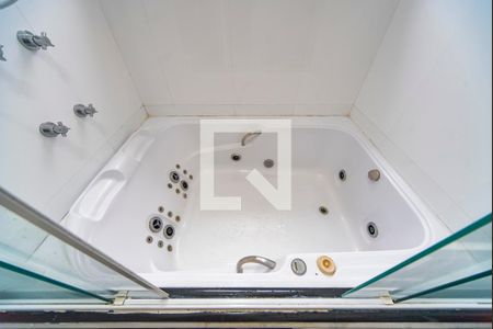 Casa à venda com 300m², 4 quartos e 4 vagasBanheira