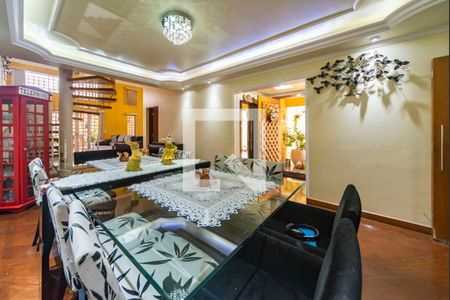Casa à venda com 300m², 4 quartos e 4 vagasSala de Jantar