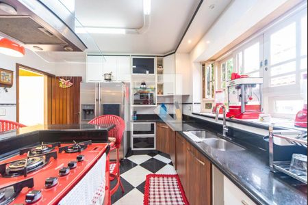 Casa à venda com 300m², 4 quartos e 4 vagasCozinha