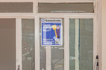 Casa à venda com 180m², 4 quartos e 8 vagas Casa à venda com 180m², 4 quartos e 8 vagasPlaquinha